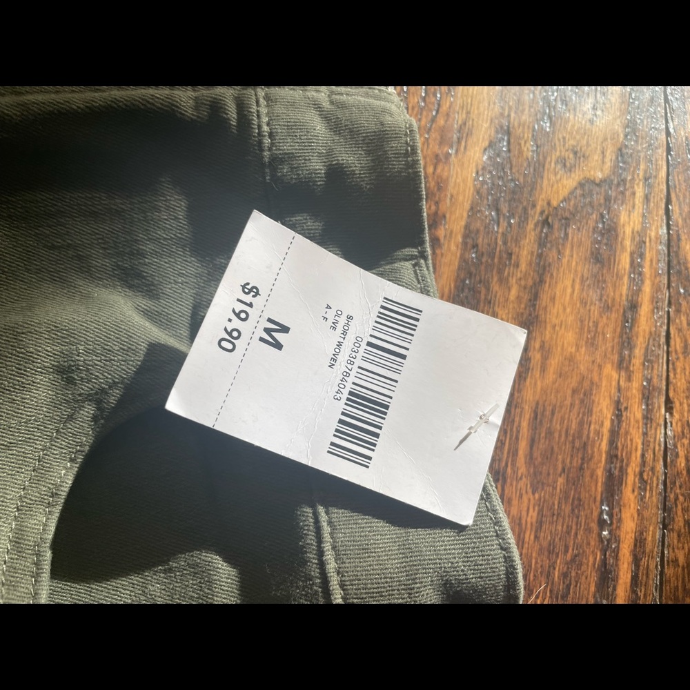 NWT Forever 21 Shorts - Picture 5 of 8
